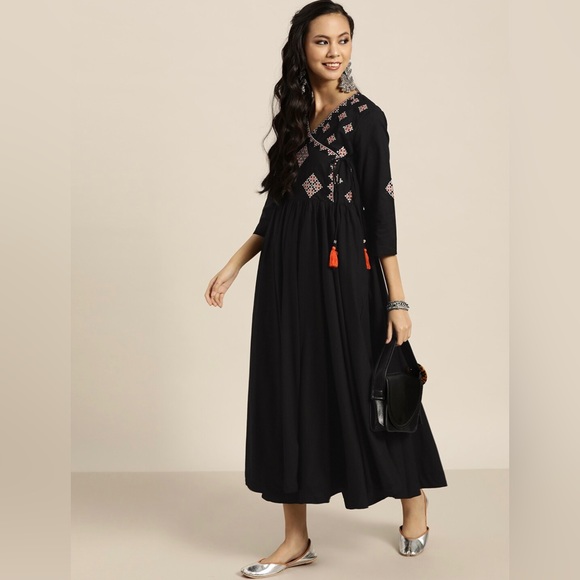 Women Black & White pure cotton embroidered Anarkali - Picture 1 of 4